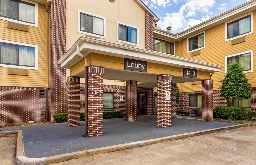 1410 Nasa Road 1, Houston, TX 77058 - photo 1