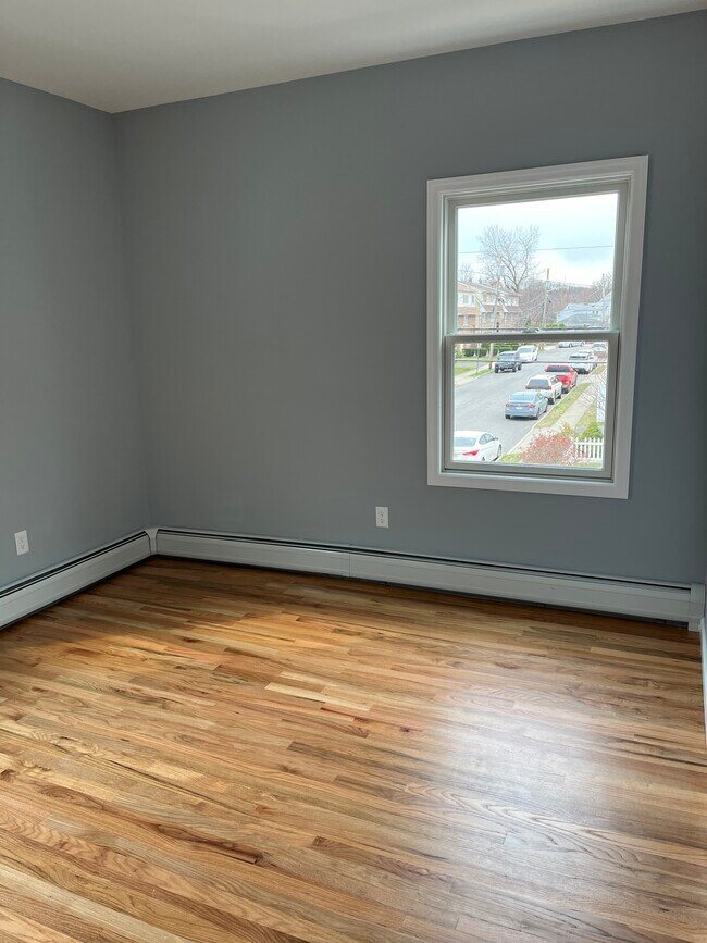 41 Henry St unit 41 Henry 2nd fl, Haledon, NJ 07508 - photo 4