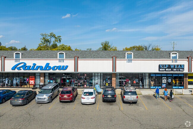 Rainbow Shops north of Franklin Park provides quick access to apparel and shoe stores.