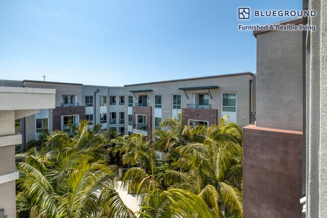 5550 Grosvenor Blvd unit FL4-ID1042, Los Angeles, CA 90066 - photo 6