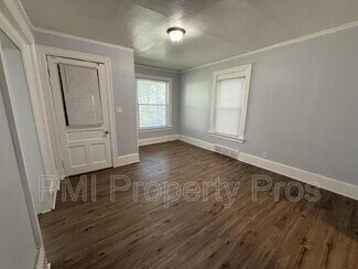 2853 N Booth St, Milwaukee, WI 53212