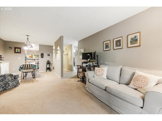 29700 SW Courtside Dr unit 43, Wilsonville, OR 97070 - photo 5