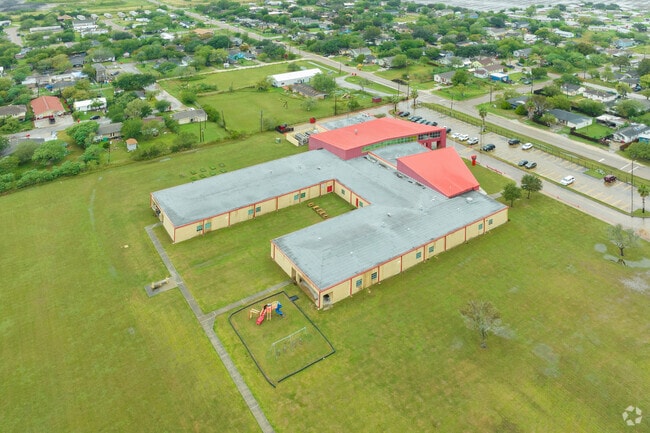 The percentage of students enrolled in bilingual and English language learning programs: 71.4%.