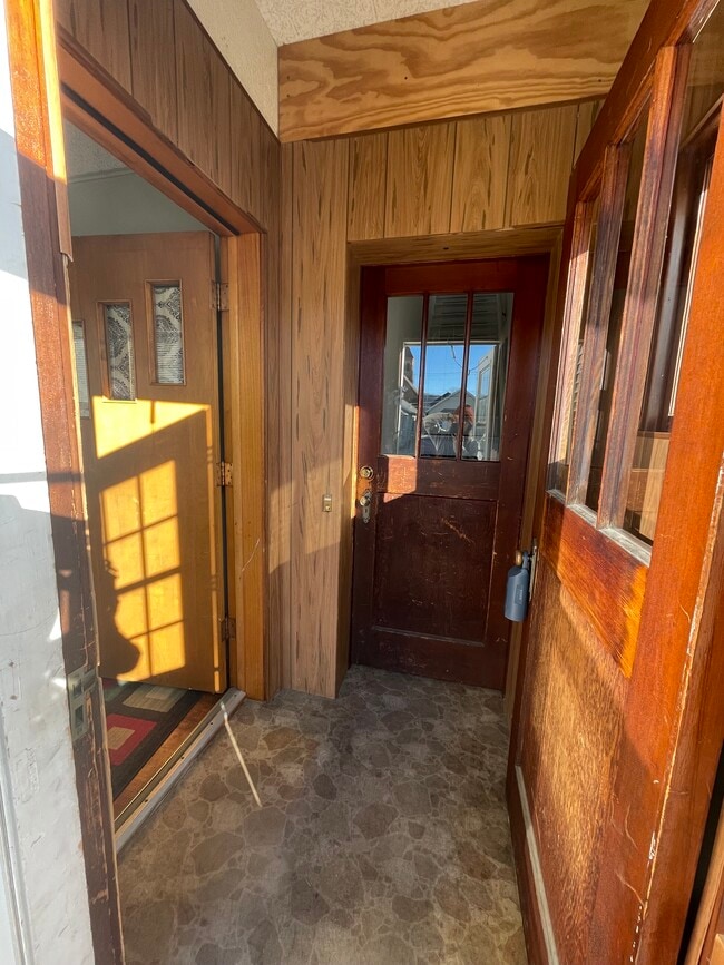 Left Door goes to Advertised Unit