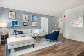 One Avalon Dr, Peabody, MA 01960