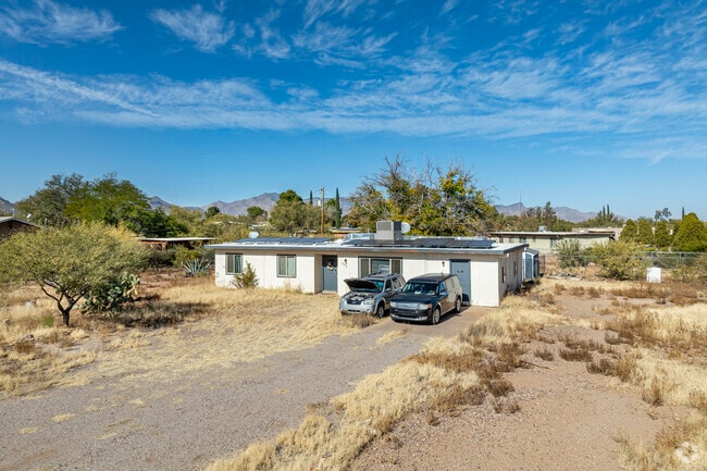 There are also traditional style ranch style homes availalbe in Whetstone.