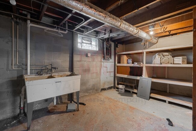 1401 Missouri Ave, Lorain, OH 44052 - photo 3