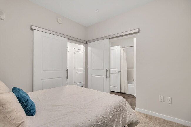 Metro Place Apartments, Lansing, MI 48933 - photo 7