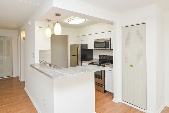 The Lafayette at Valley Forge, King of Prussia, PA 19406 - photo 2