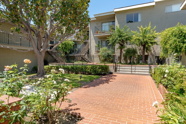 6335 Comstock Ave, Whittier, CA 90601 - photo 6