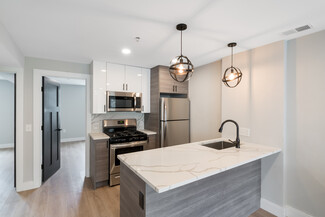 67 Chelsea St Unit 4, Boston, MA 02128