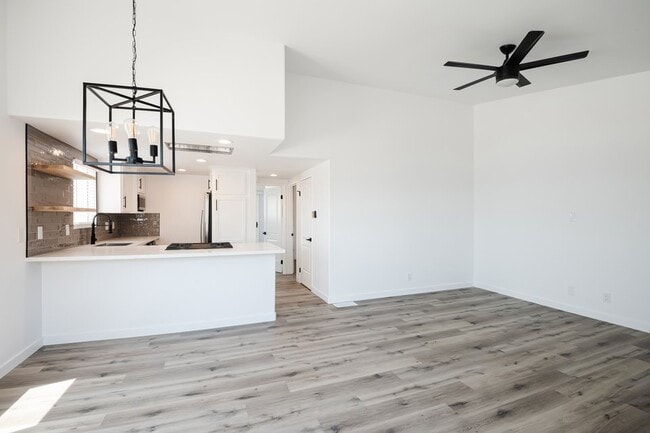 215 Moonstone St, Manhattan Beach, CA 90266 - photo 6