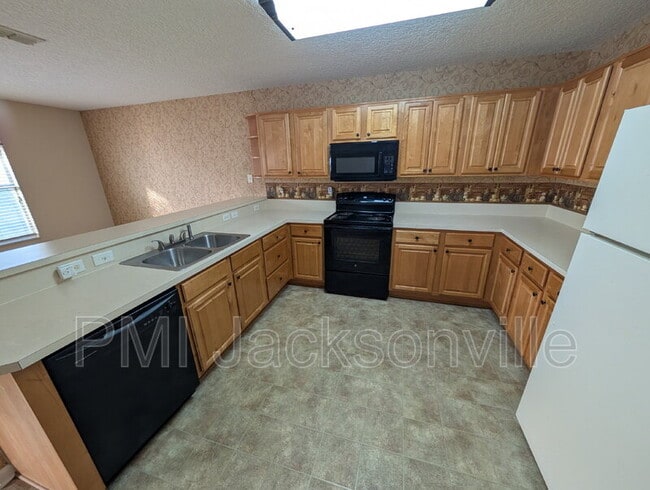 4592 Muscadine Ct, Jacksonville, FL 32210 - photo 3