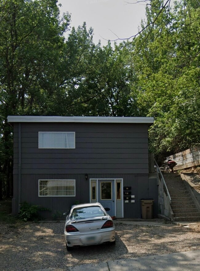 1117 9th St NW, Minot, ND 58703