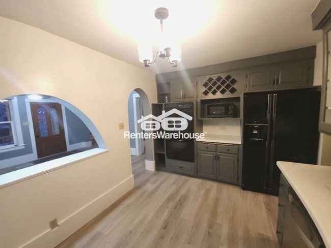 1426 Douglas St, Menomonie, WI 54751 - photo 6