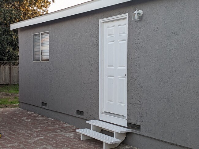 3318 W 157th St unit Backhouse, Gardena, CA 90249 - photo 3