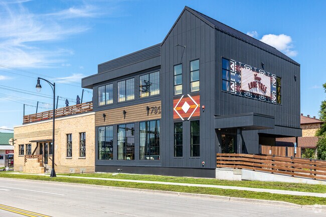 701 Eateries is a fantastic restaurant near Roosevelt with tasty dishes.