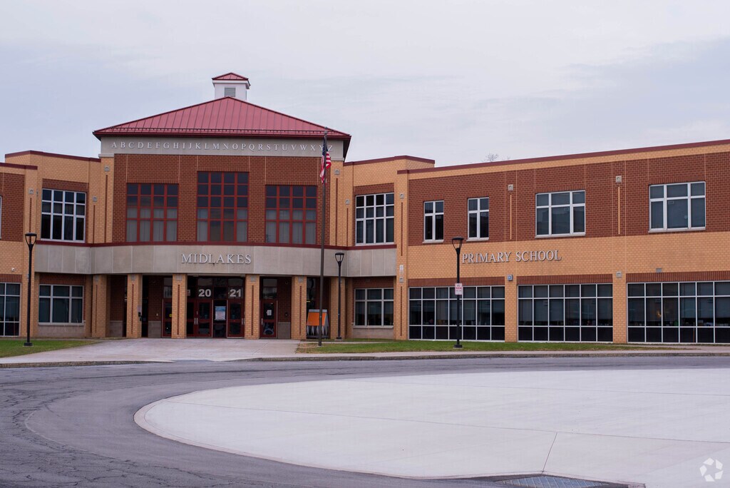 Midlakes Primary School provides education in the neighborhood of 
Outlying Ontario County.