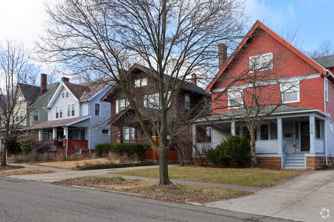Arts and Crafts style homes line the streets of the historic Cedar-Fairmount district.