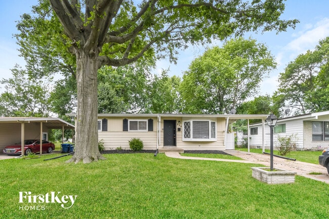 530 Bardot Dr, Florissant, MO 63031 - photo 2