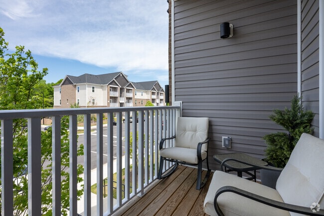 1 Bed 1 Bath 815 Sq Ft - Balcony