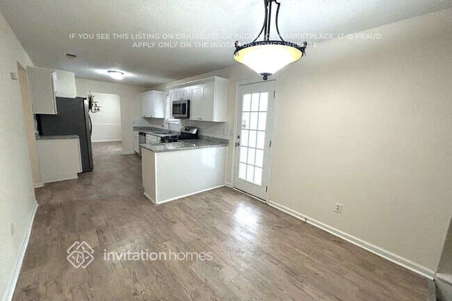 2204 Eagles Nest Cir, Decatur, GA 30035 - photo 4