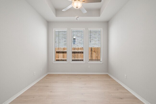 305 Five Mile Creek Way, Kyle, TX 78640 - photo 7