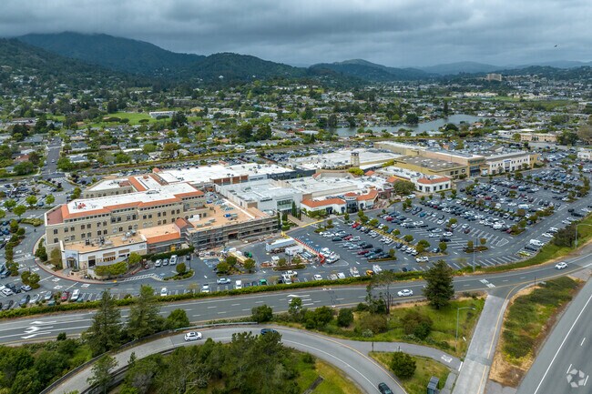 Town Center Corte Madera mall that straddle Redwood Highway is an amazing shopping destination.