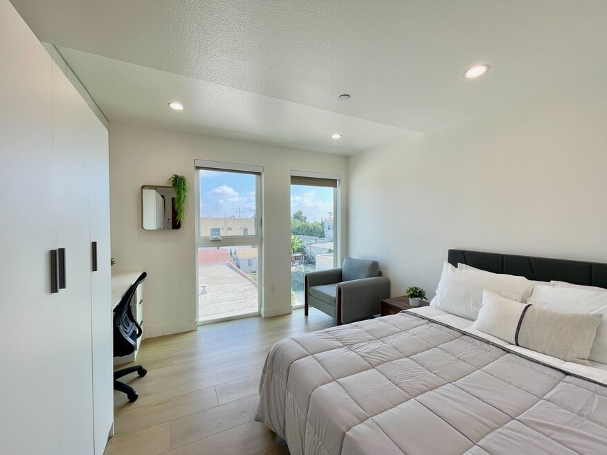 1929 N Commonwealth Ave unit 308, Los Angeles, CA 90027 - photo 1