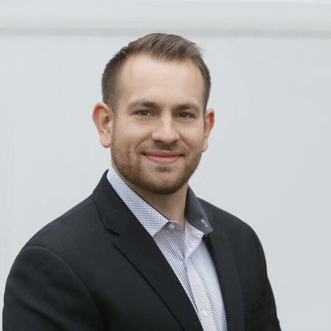 Agent Photo