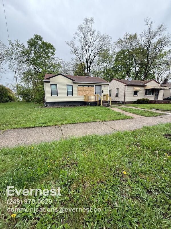 19341 Lindsay St, Detroit, MI 48235