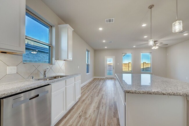 125 Toftrees Dr, Cleburne, TX 76031 - photo 7