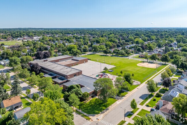 27% of Franklin Elementary School students are at least proficient in reading.