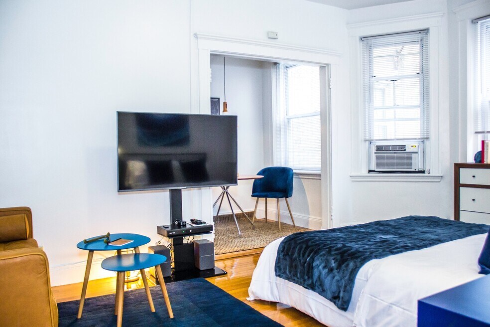 131 Park Dr unit 10, Boston, MA 02215 - photo 1