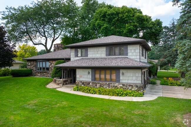 Craftsman homes can be found in Mendota, IL.