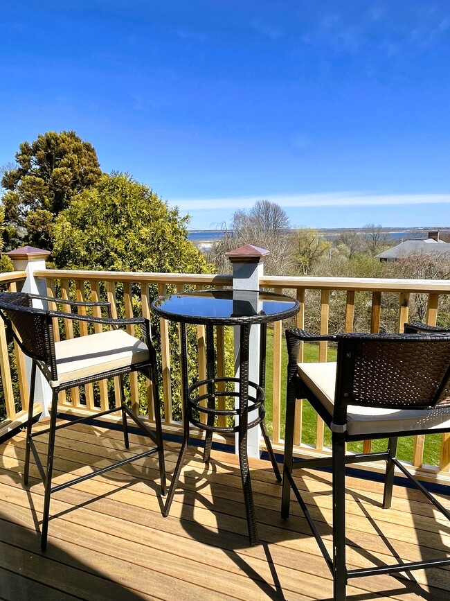 423 Purgatory Rd Unit Third Floor, Middletown, RI 02842