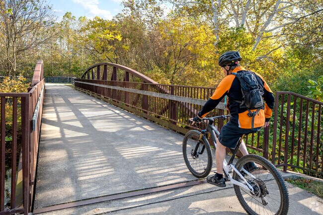 Veterans Park ihas a mountain bike trail that runs 3.5 miles long.