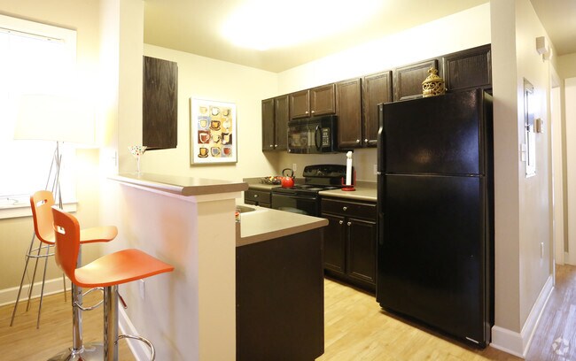 2BR/2BA -946SF