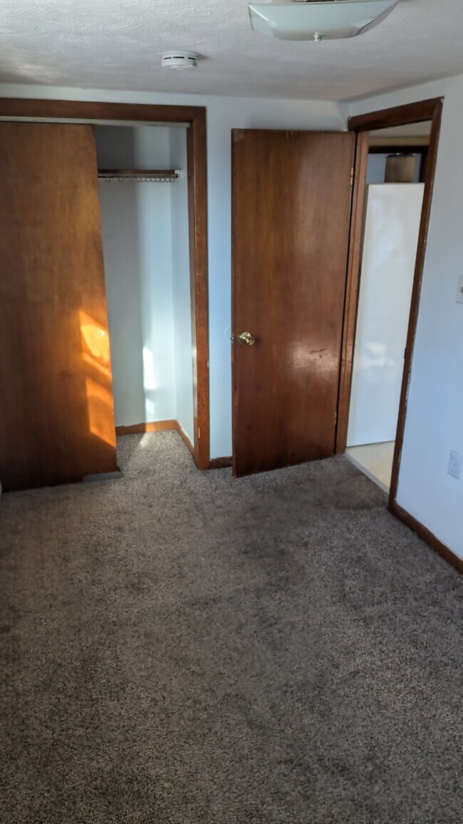 24 Mechanic St unit Upstairs B, Danielson, CT 06239 - photo 3