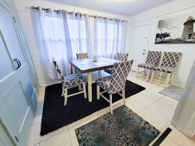 735 SE 4th Ave unit ID1359108P, Gainesville, FL 32601 - photo 3