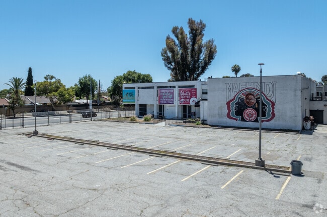 College Bridge Academy utilizes technology and modern resources in education.