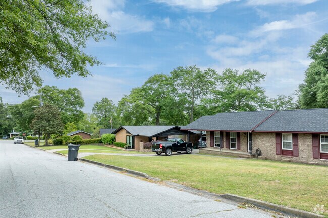 Highland Park neighbors appreciate its dog-friendly parks and quiet streets.