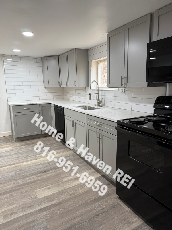 10503 E Scarritt Ave, Sugar Creek, MO 64054 - photo 3