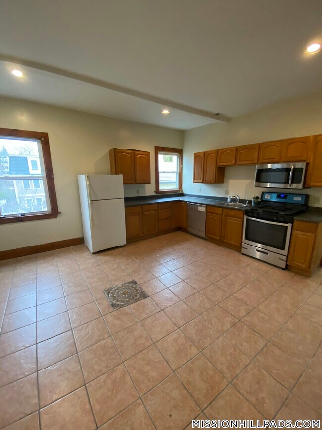 10 Westminster Ave unit 3, Roxbury, MA 02119 - photo 3