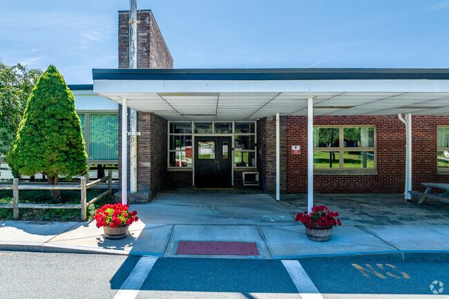 The main entrance to Fisher Elementary School.