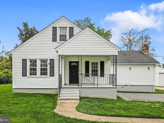 8313 Rolling Rd, Manassas, VA 20110