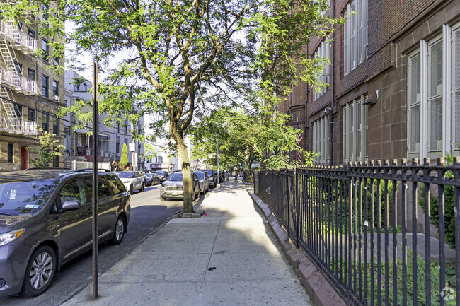 The student population of Ps 32 Belmont is 617 and the school serves PK-5.