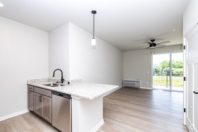 1BR, 1BA - 688SF - Living Room