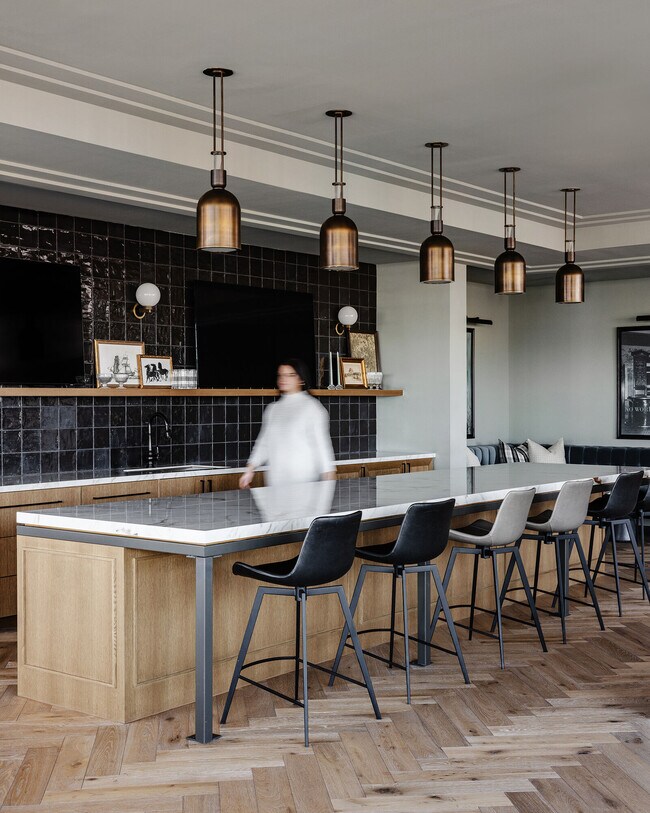 J.COOPERS ROW, Washington, DC 20003 - photo 7