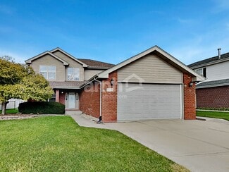 8058 W Rosebury Dr, Frankfort, IL 60423